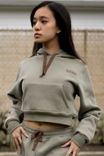 Lade das Bild in den Galerie-Viewer, CROPPED LOGO HOODIE