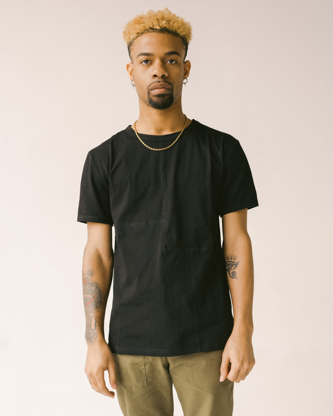 BLACK TOPSTITCH T-SHIRT