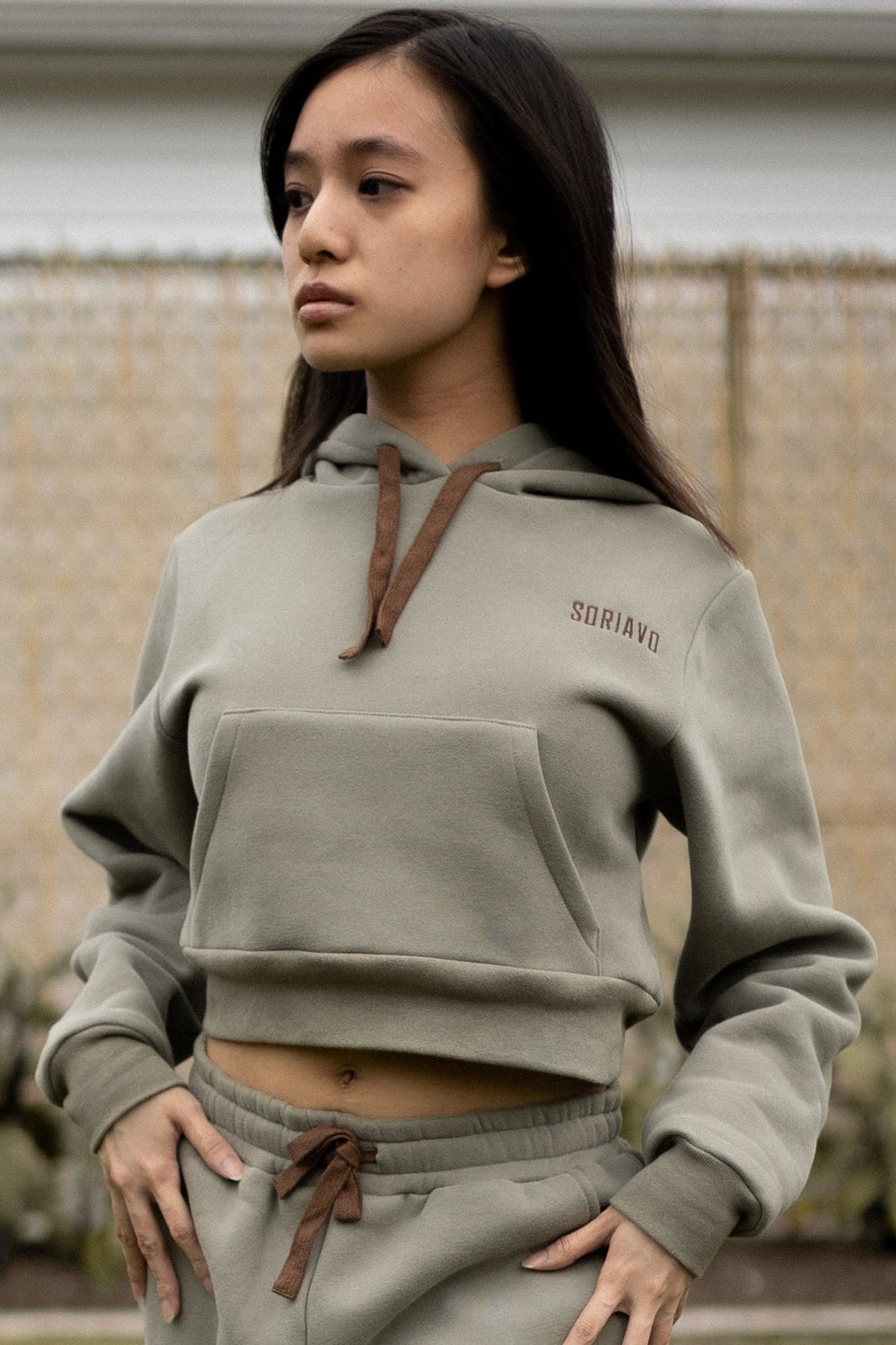 CROPPED LOGO HOODIE