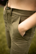 Lade das Bild in den Galerie-Viewer, TAPERED CARGO PANTS
